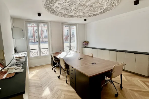 Open Space - 75010 - 5 postes - 500€