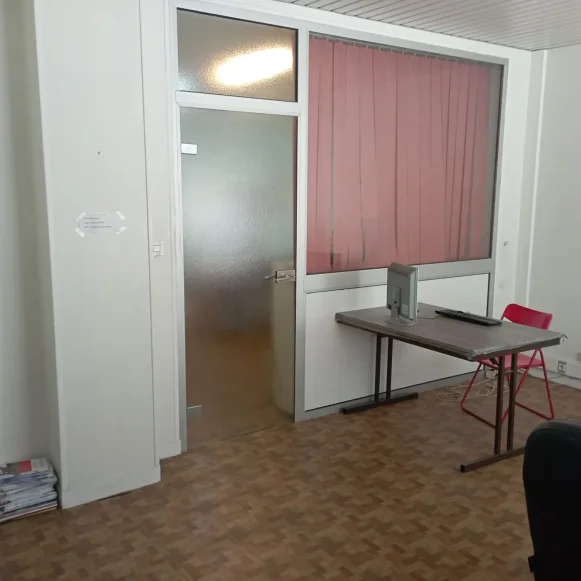 Bureau privé 25 m² 2 postes Location bureau Rue Bargue Paris 75015 - photo 2