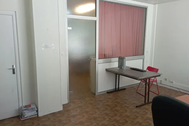 Bureau privé - 75015 - 2 postes - 700€