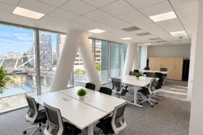 Open Space - 92800 - 18 postes - 7729€