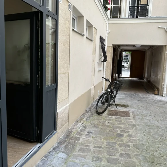 Bureau privé 17 m² 3 postes Coworking Rue Bréa Paris 75006 - photo 9