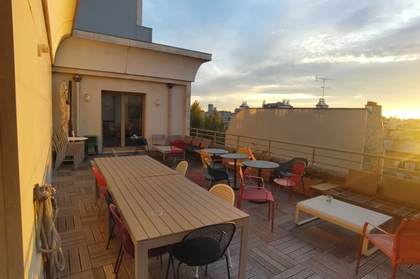 Bureau privé - 75011 - 26 postes - 8900€