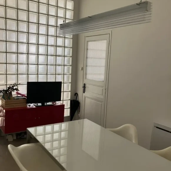 Bureau privé 12 m² 3 postes Coworking Rue Sainte Marseille 13001 - photo 2