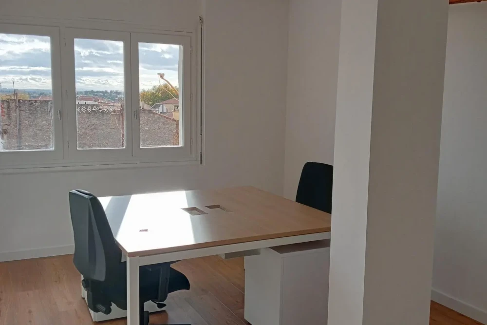 Bureau privé - 34500 - 1 poste - 550€