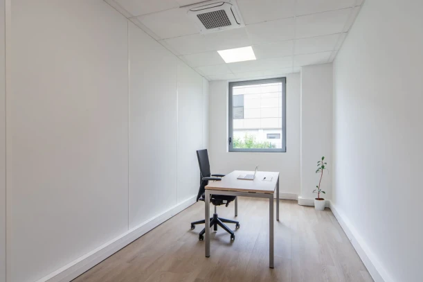 Bureau privé - 77700 - 2 postes - 700€