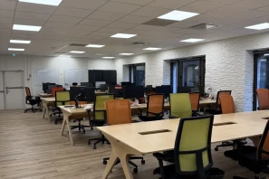 Open Space - 75002 - 10 postes - 475€