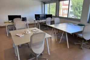 Open Space - 69009 - 5 postes - 200€