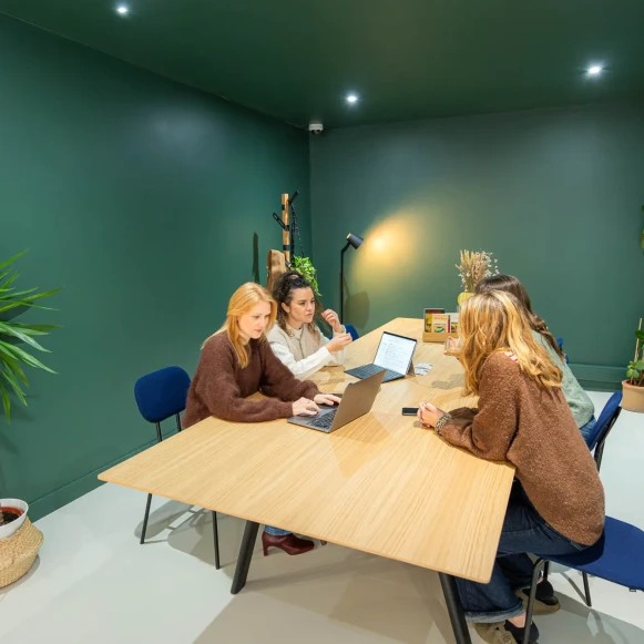 Bureau privé 23 m² 6 postes Coworking Rue Vital Carles Bordeaux 33000 - photo 4