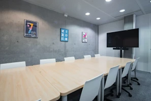 Bureau privé - 75020 - 8 postes - 2568€