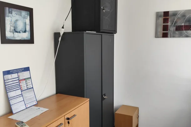 Bureau privé - 13008 - 1 poste - 399€