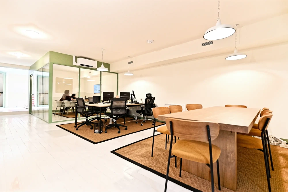 Espace indépendant - 75010 - 24 postes - 13200€