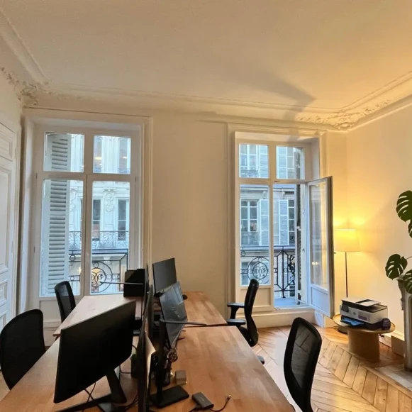 Bureau privé 25 m² 8 postes Coworking Rue Drouot Paris 75009 - photo 3