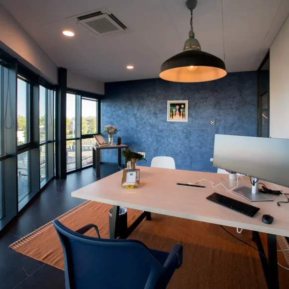 Bureau privé 21 m² 3 postes Location bureau Rue de Pinconlieu Beauvais 60000 - photo 2