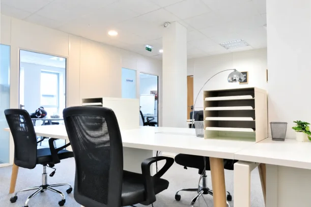 Open Space - 44200 - 12 postes - 150€