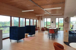 Bureau privé - 35136 - 8 postes - 3400€