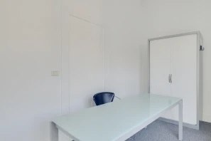 Bureau privé - 75001 - 3 postes - 2300€