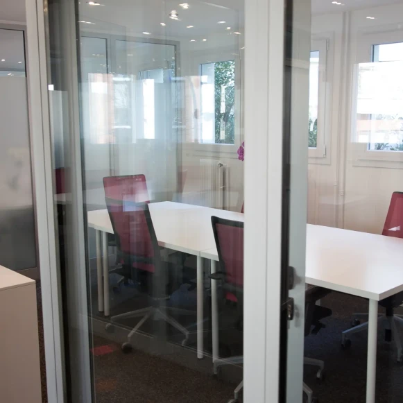 Bureau privé 47 m² 14 postes Coworking Boulevard Gambetta Issy-les-Moulineaux 92130 - photo 3