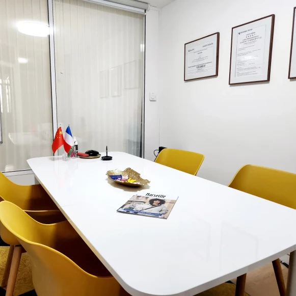 Bureau privé 12 m² 2 postes Coworking Rue Vacon Marseille 13001 - photo 4