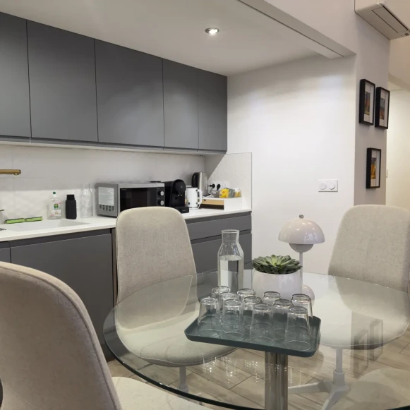 Bureau privé 12 m² 4 postes Location bureau Rue du Général Plessier Lyon 69002 - photo 6