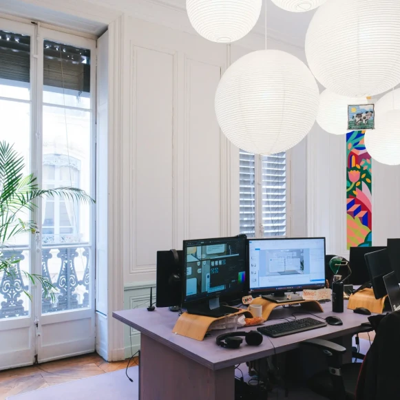 Bureau privé 20 m² 6 postes Coworking Rue d'Algérie Lyon 69001 - photo 3
