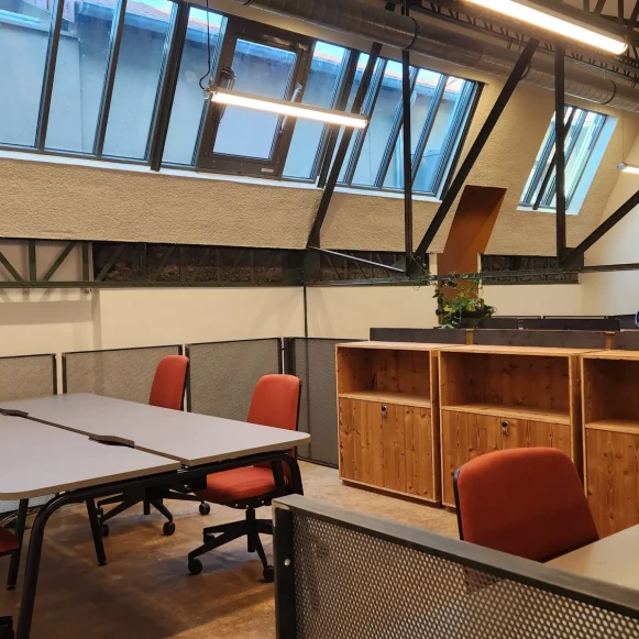 Bureau privé 21 m² 6 postes Location bureau Rue Parmentier Oullins-Pierre-Bénite 69600 - photo 3