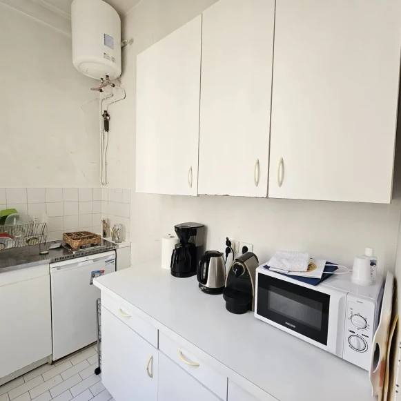 Bureau privé 24 m² 3 postes Coworking Rue Saint-Antoine Paris 75004 - photo 5