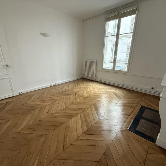 Bureau privé 15 m² 4 postes Location bureau Rue Bourdaloue Paris 75009 - photo 2
