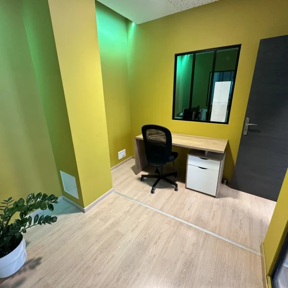 Bureau privé 8 m² 2 postes Coworking Rue André Pujol Pessac 33600 - photo 6