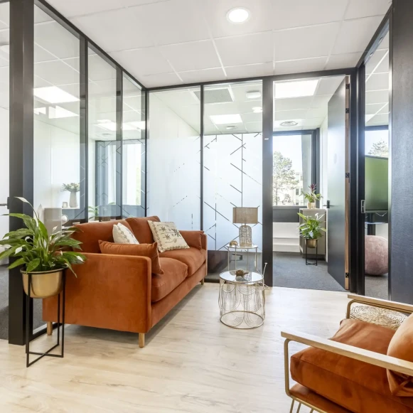 Bureau privé 10 m² 3 postes Location bureau Rue du Château d'Orgemont Angers 49000 - photo 2