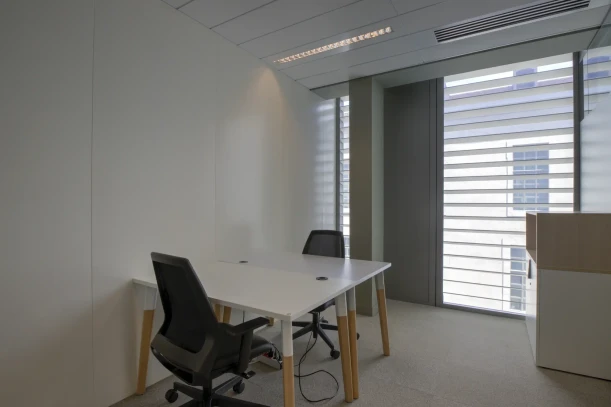 Bureau privé - 69002 - 3 postes - 1500€