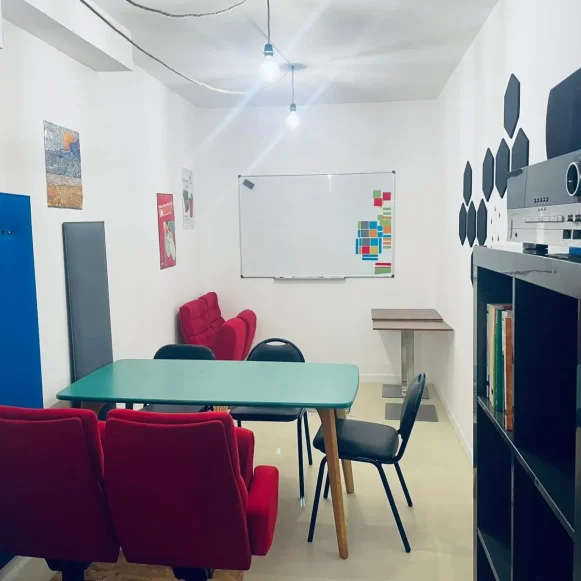 Open Space  20 postes Coworking Rue de Lodi Marseille 13006 - photo 5