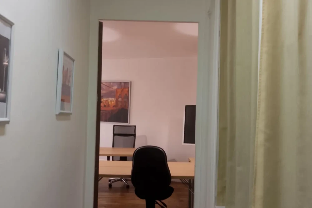 Bureau privé - 75011 - 5 postes - 350€