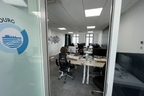 Open Space - 75012 - 9 postes - 300€