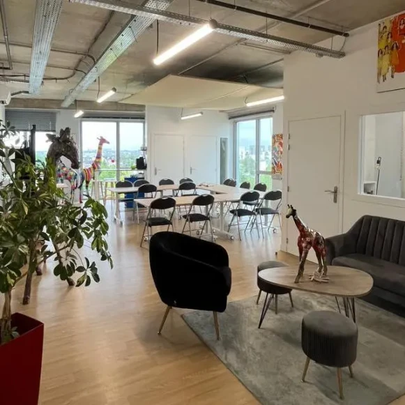 Espace indépendant 85 m² 15 postes Coworking Boulevard Jean Moulin Angers 49100 - photo 1