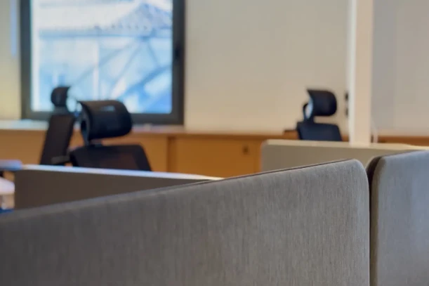 Open Space - 30000 - 10 postes - 220€