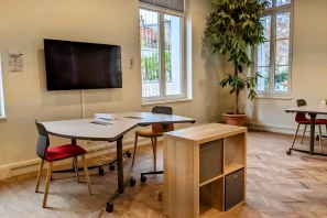 Open Space - 92380 - 5 postes - 190€