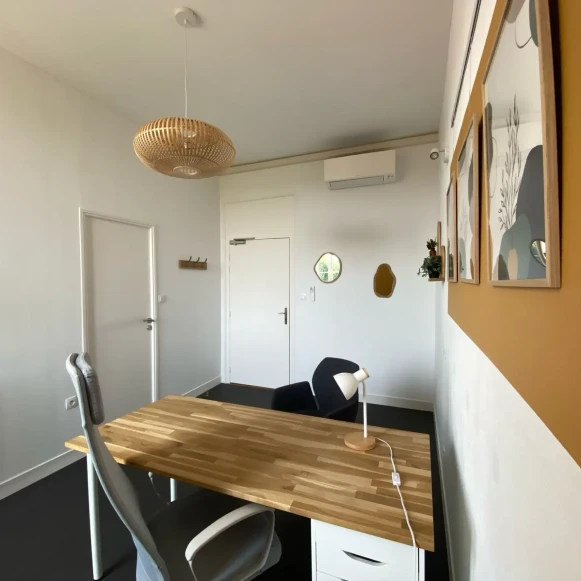 Bureau privé 19 m² 1 poste Location bureau Avenue Port Mahon Charente-Maritime 17400 - photo 2