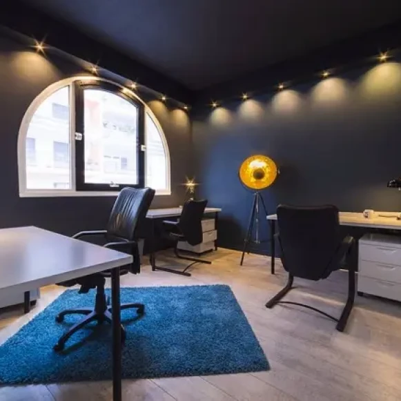 Bureau privé 20 m² 4 postes Coworking Rue du Bastion Saint-Nicolas La Rochelle 17000 - photo 1