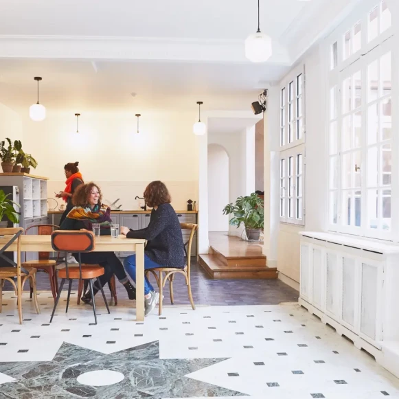 Bureau privé 44 m² 12 postes Location bureau Rue Jean Jaurès Bagnolet 93170 - photo 1