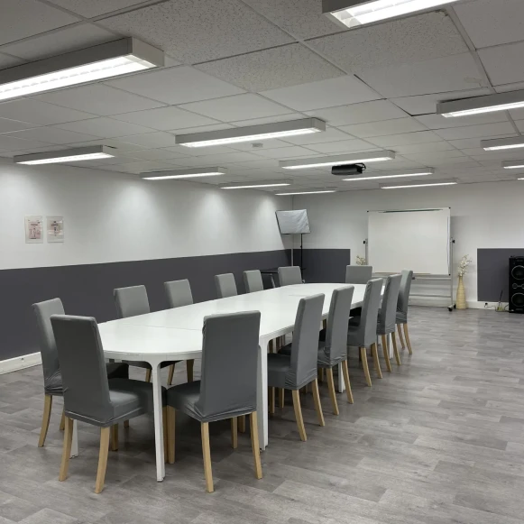Bureau privé 20 m² 4 postes Location bureau Rue de Genève La Courneuve 93120 - photo 5