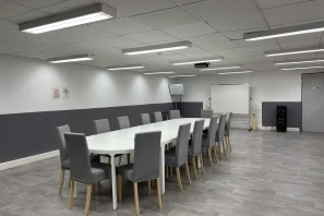 Bureau privé - 93120 - 4 postes - 725€