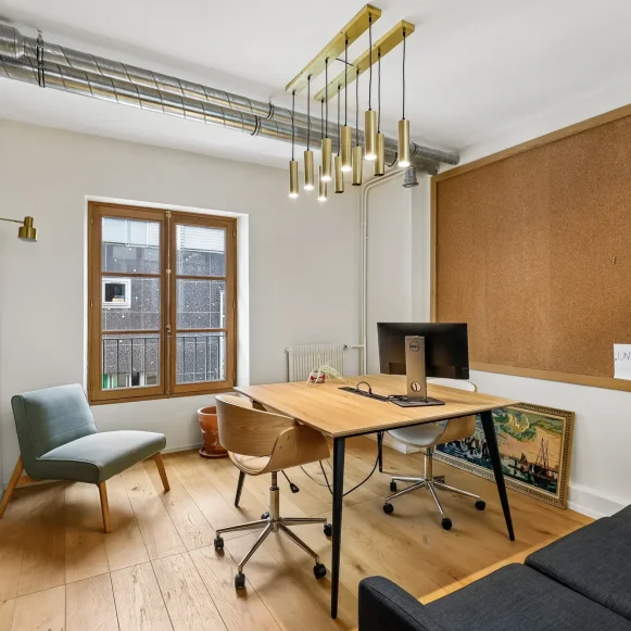 Bureau privé 12 m² 3 postes Coworking Rue de Rouen Paris 75019 - photo 1