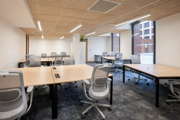 Bureau privé - 31400 - 15 postes - 7350€