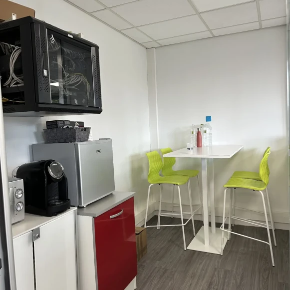 Bureau privé 99 m² 12 postes Location bureau Boulevard des Bouvets Nanterre 92000 - photo 2