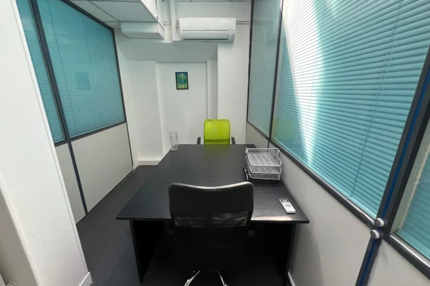 Bureau privé - 93100 - 2 postes - 400€