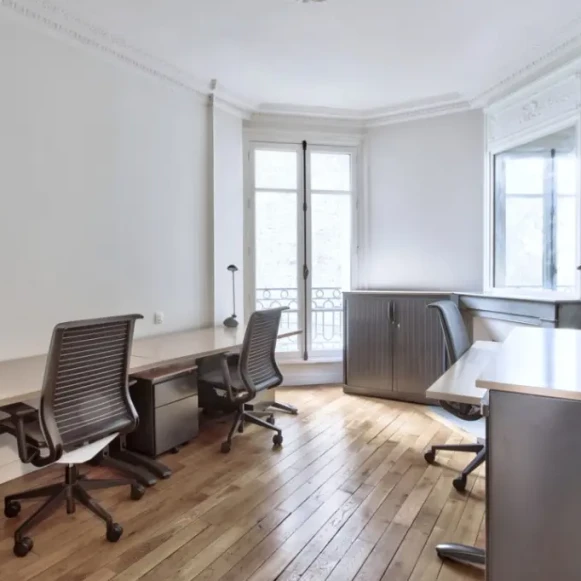 Bureau privé 13 m² 3 postes Location bureau Avenue Moderne Paris 75019 - photo 4