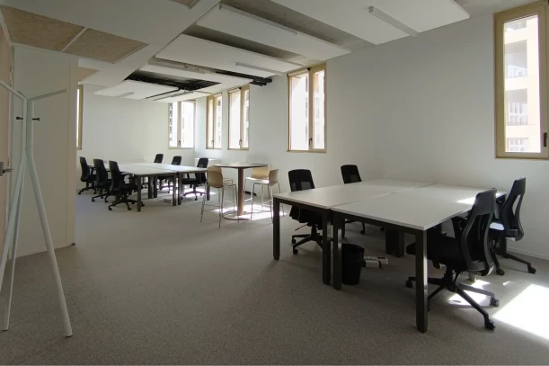 Bureau privé - 33800 - 10 postes - 4300€