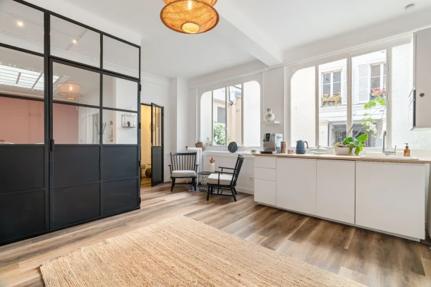 Espace indépendant - 75009 - 18 postes - 13500€