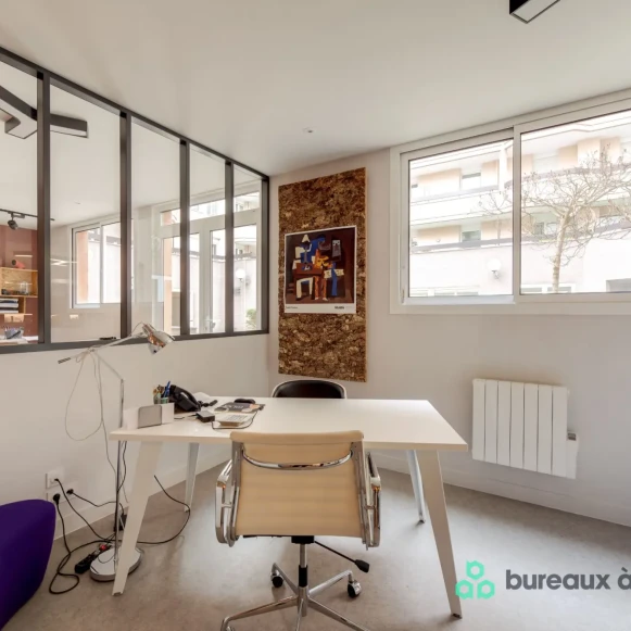 Bureau privé 30 m² 4 postes Coworking Rue Belhomme Paris 75018 - photo 6