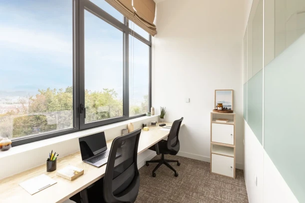 Bureau privé - 38000 - 2 postes - 670€